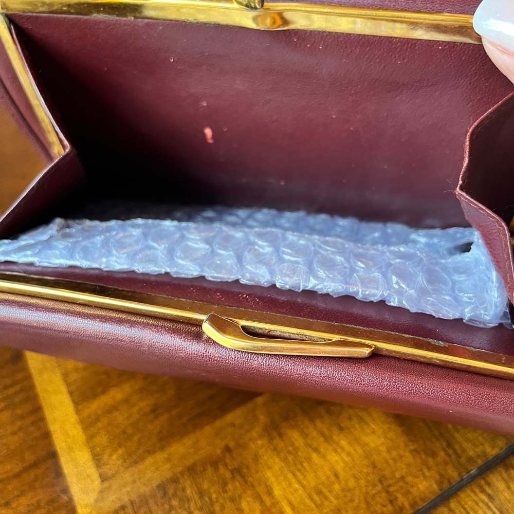 Cartier Paris Vintage Envelope Leather Clutch in Bordeaux w/Kisslock Gold Detail - Picture 12 of 16